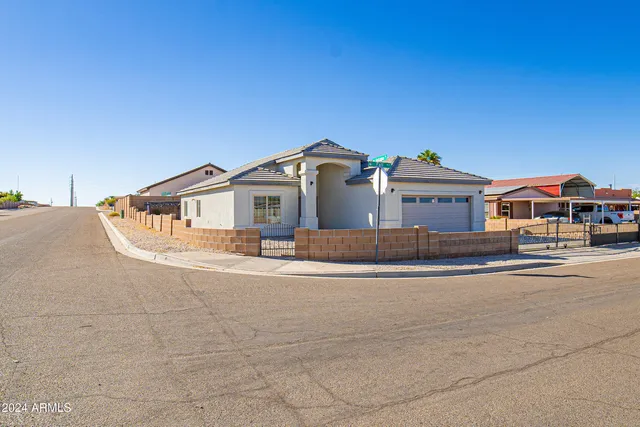 $318,900 | 10294 South Fall Avenue, Yuma, AZ 85365