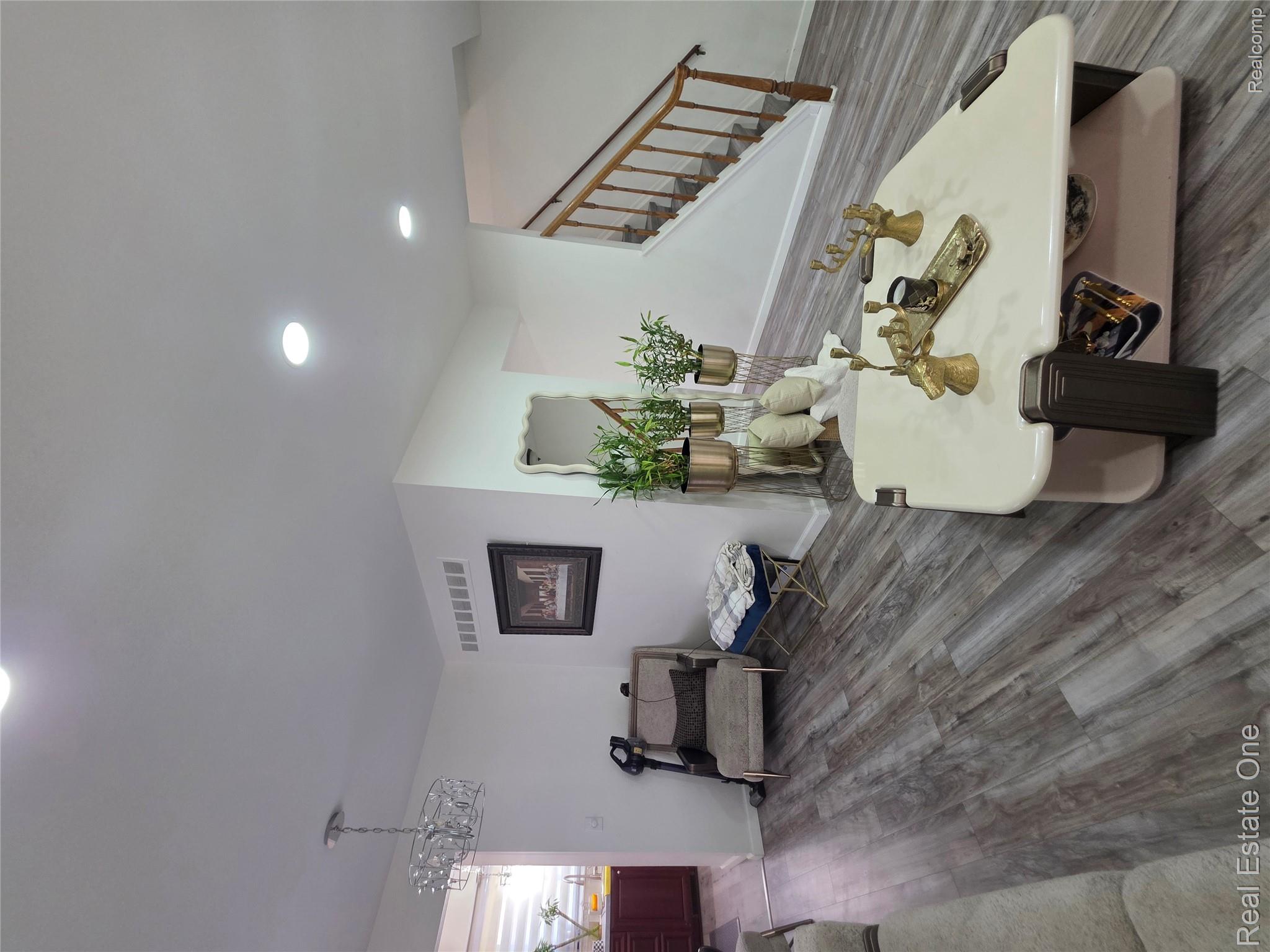 2898 Roundtree Drive Troy, MI 48083 - Photo 14 of 63
