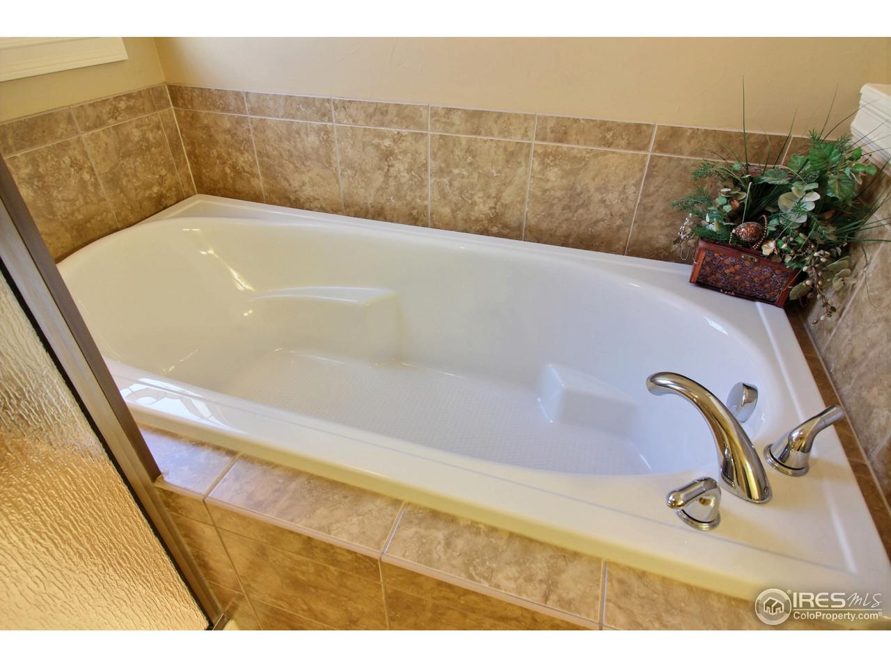 1305 Swainson Road Eaton, CO 80615 - Photo 20 of 40 Soaking Tub