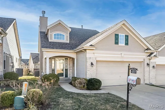 $362,500 | 4212 Stanmoor Drive, St. Louis, MO 63129