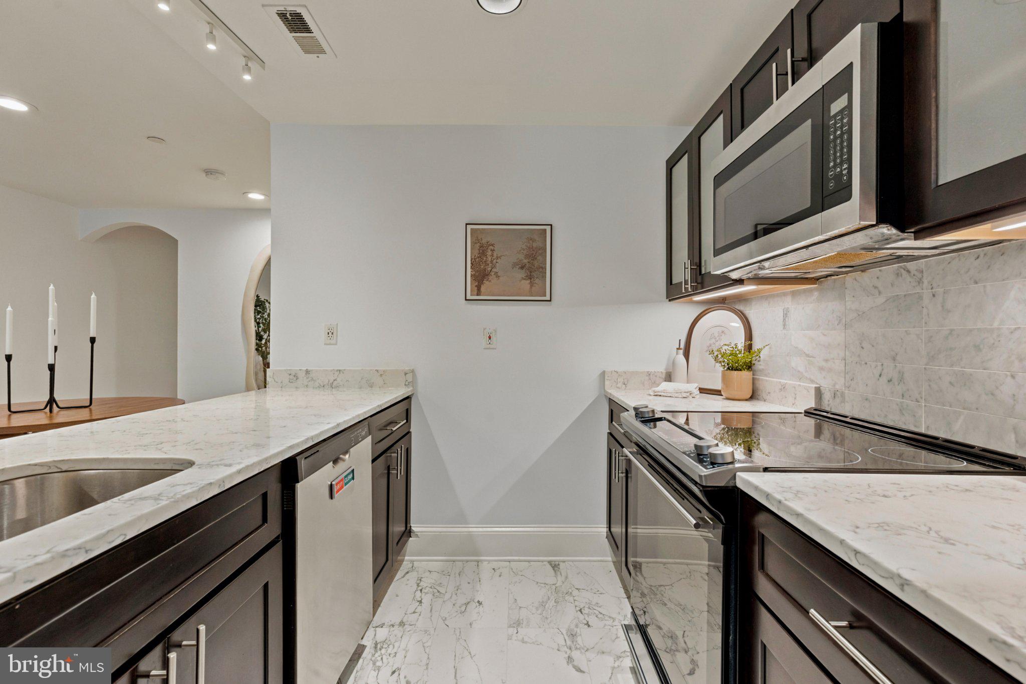 2023 Kalorama Road Northwest, Unit 1 Washington, DC 20009 - Photo 10 of 25 Stylish Backsplash Adding Additional Personality