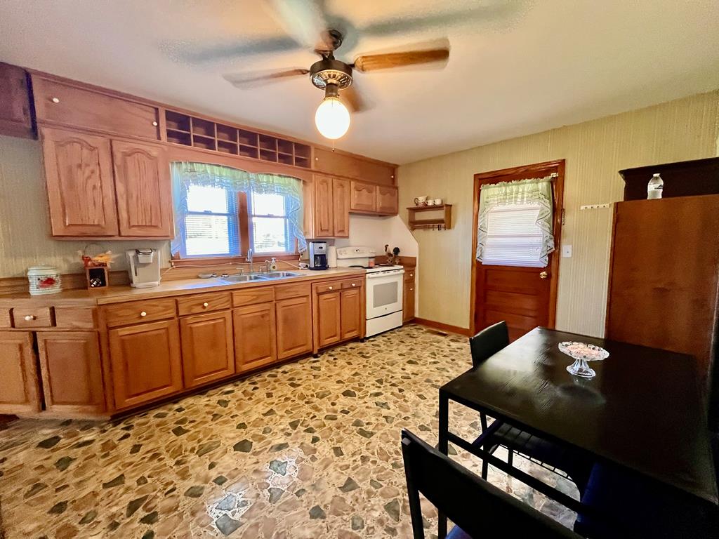 4968 Glendale Road Galax, VA 24333 - Photo 15 of 40 Gallery Image 15