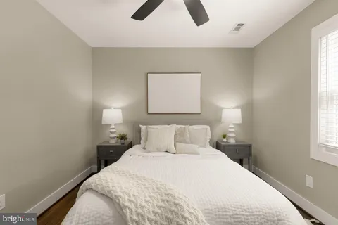 $799,900 | 4000 Roberts Road, Fairfax, VA 22032