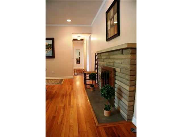 4121 Mountview Road Columbus, OH 43220 - Photo 6 of 25