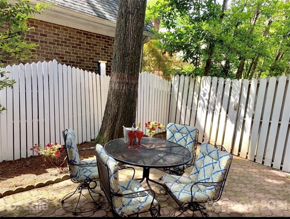 1328 Queens Road Charlotte, NC 28207 - Photo 3 of 14 Gallery Image 3