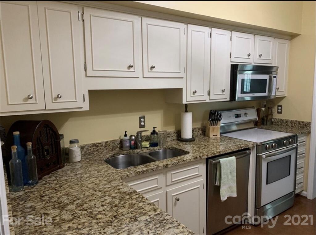 1328 Queens Road Charlotte, NC 28207 - Photo 5 of 14 Gallery Image 5