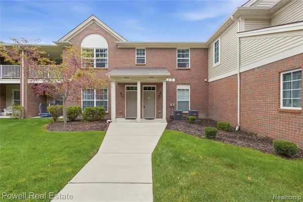 $286,000 | 21950 Aberdeen Drive, Macomb, MI 48042