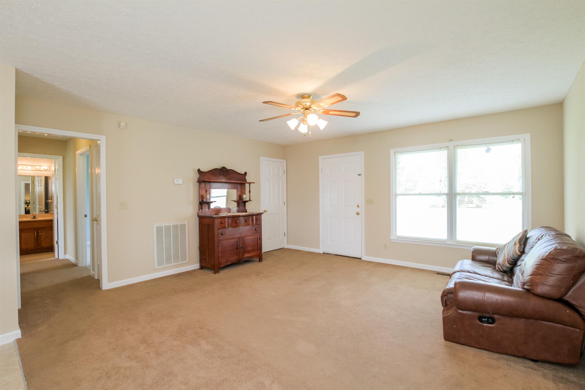 3902 Armstrong Road Springfield, TN 37172 - Photo 3 of 30 a living room with furniture and a window