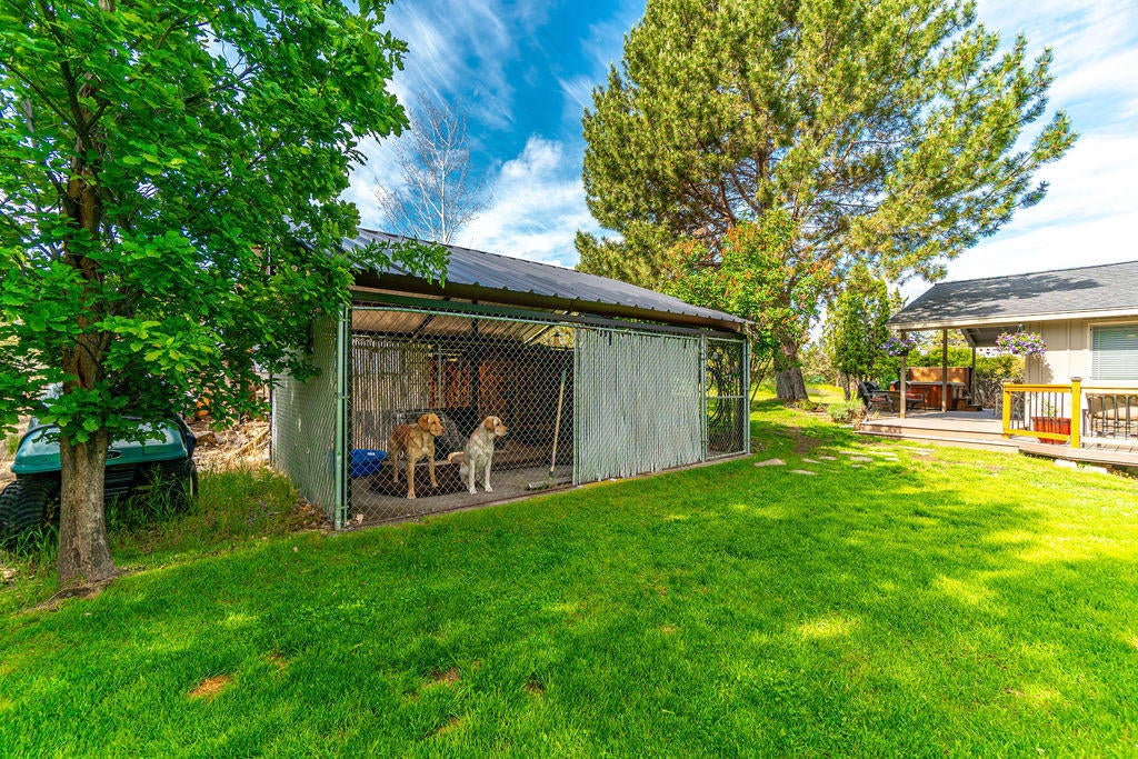 63480 Vogt Road Bend, OR 97701 - Photo 22 of 28 RileyVisuals-55