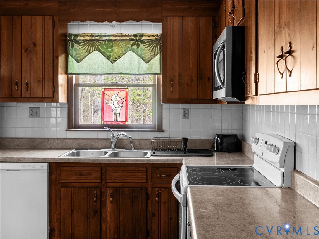 2217 Mountain View Road Powhatan, VA 23139 - Photo 12 of 29