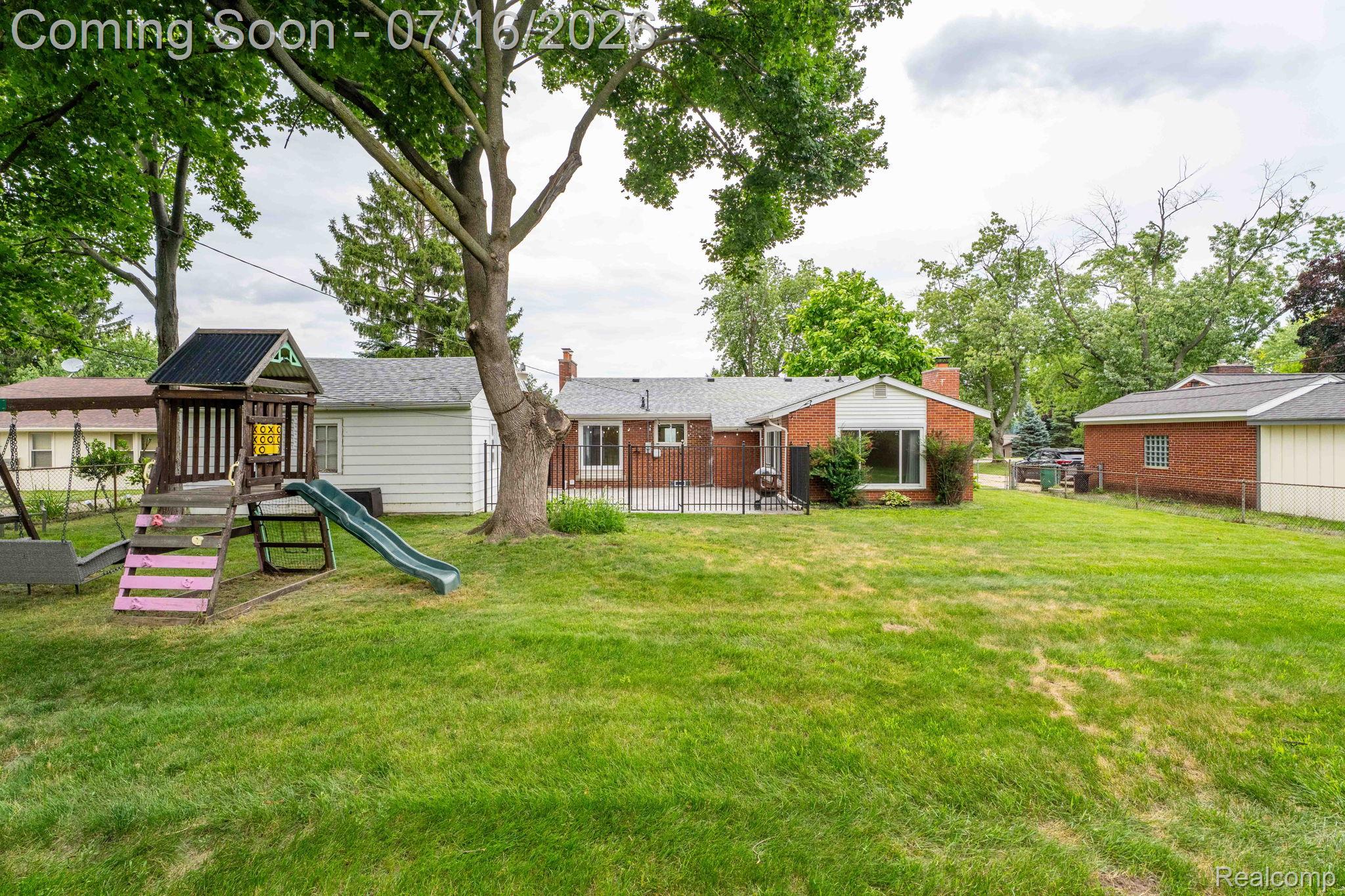 2118 Middlebelt Road West Bloomfield, MI 48324 - Photo 40 of 54 51-web-or-mls-Edited-51.jpg