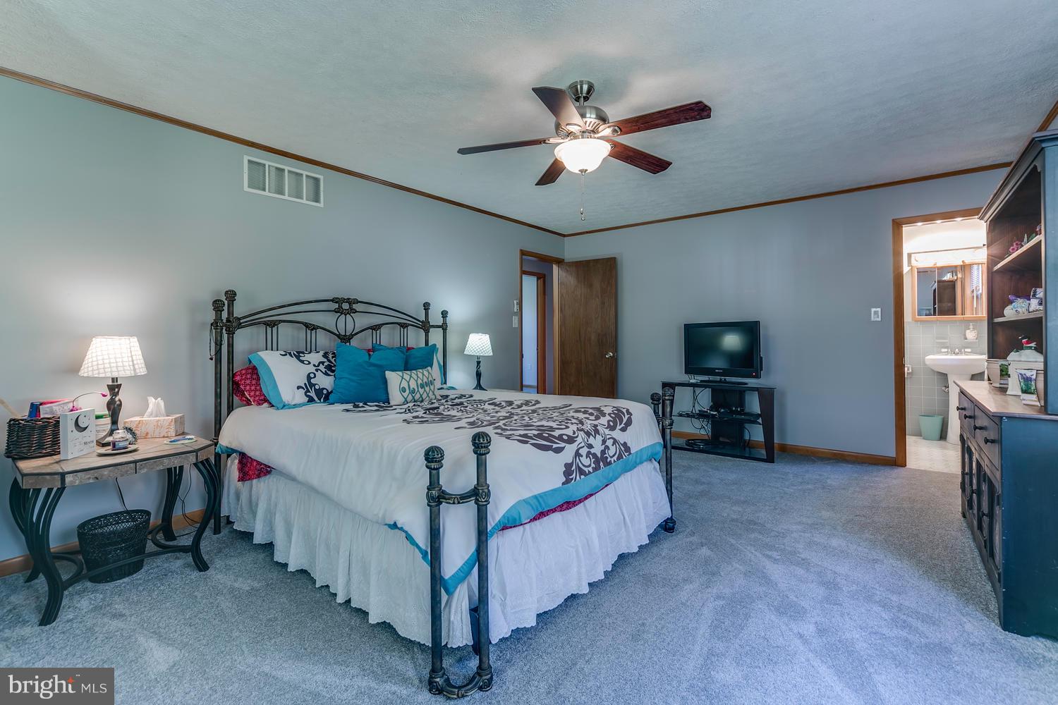 16640 Dolf Road Stewartstown, PA 17363 - Photo 3 of 37 Gallery Image 3