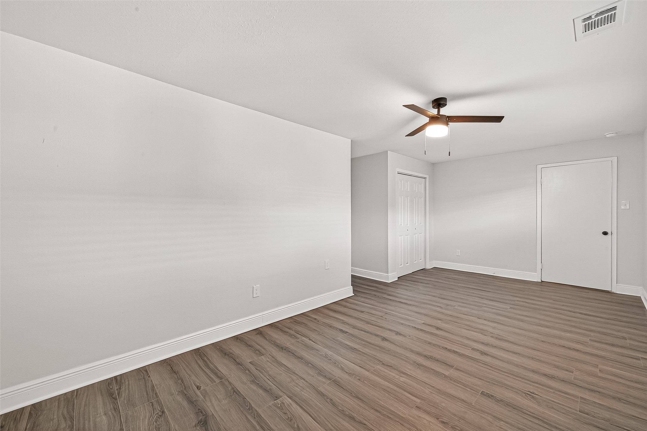 4729 Paradise Lane Houston, TX 77048 - Photo 22 of 43 PRIMARY BEDROOM