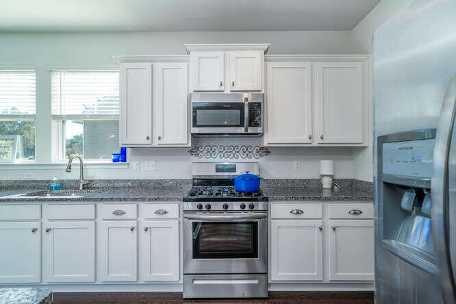 522 Kilarney Road Summerville, SC 29483 - Photo 5 of 25 522 Kilarney Rd Summerville SC-small-011