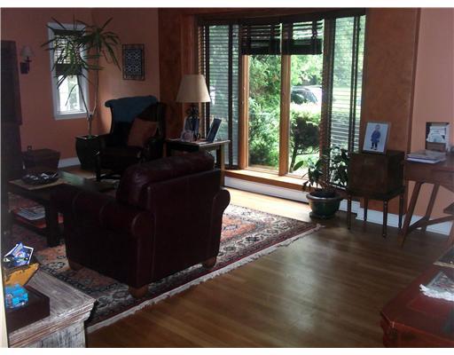 5457 Guarino Road Pittsburgh, PA 15217 - Photo 3 of 15 Living Room.