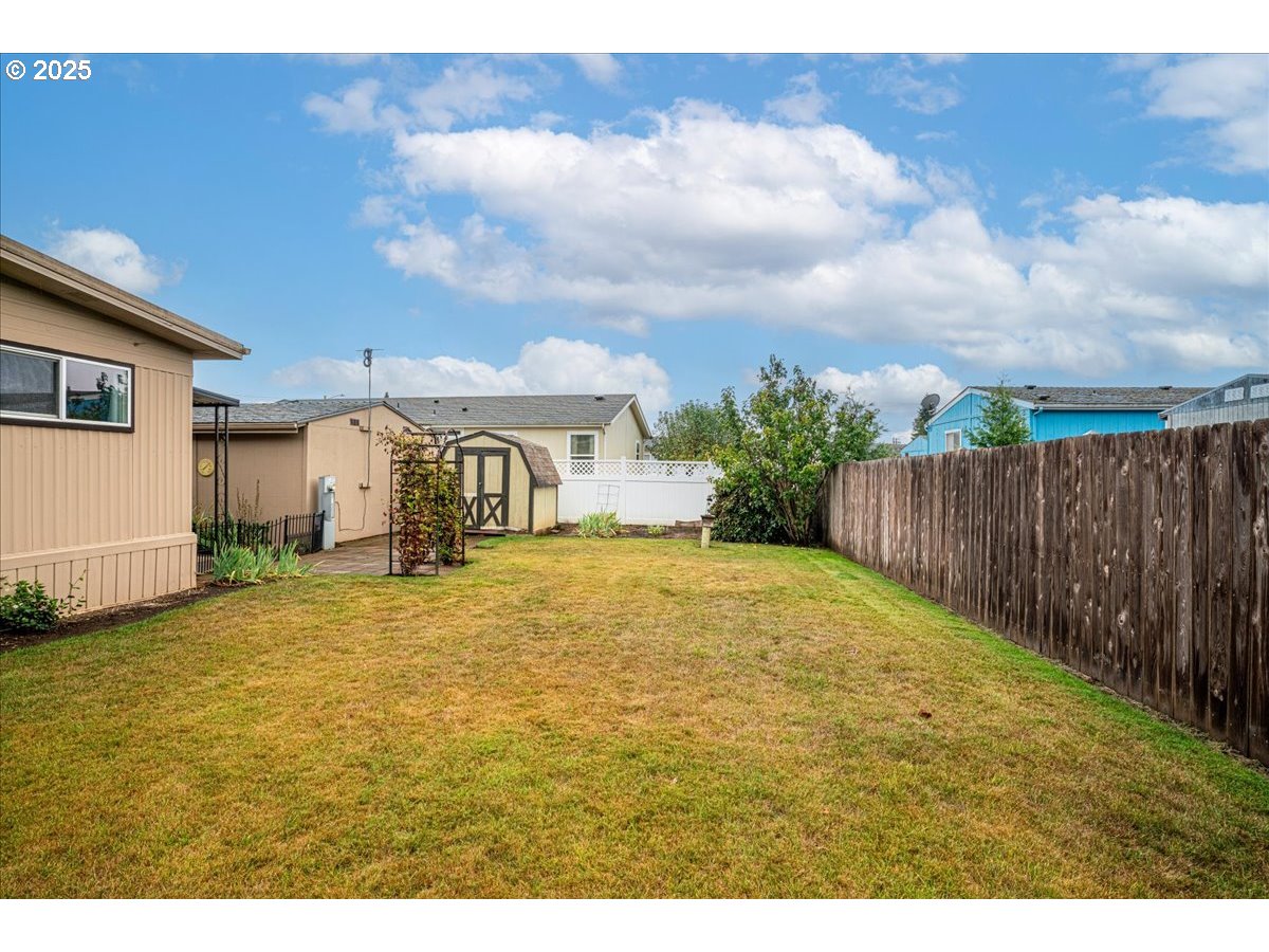 5510 Windsor Island Road North, Unit 19 Keizer, OR 97303 - Photo 25 of 32