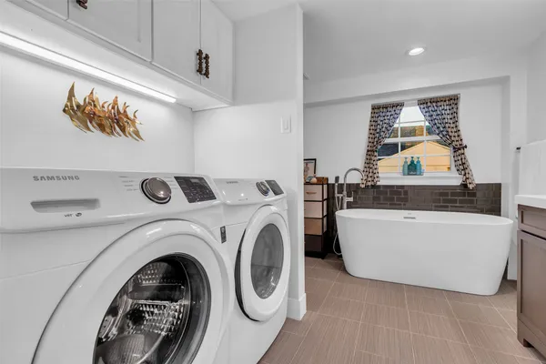 $449,000 | 784 West Cattle Drive, Onalaska, TX 77360