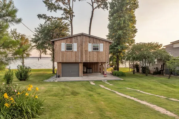 $449,000 | 784 West Cattle Drive, Onalaska, TX 77360