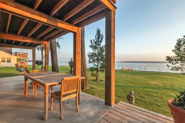 $449,000 | 784 West Cattle Drive, Onalaska, TX 77360