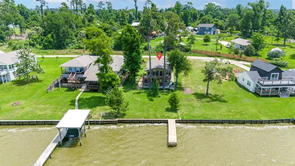 $449,000 | 784 West Cattle Drive, Onalaska, TX 77360