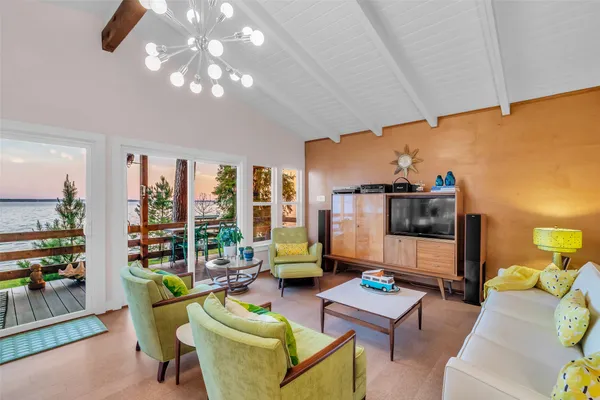 $449,000 | 784 West Cattle Drive, Onalaska, TX 77360