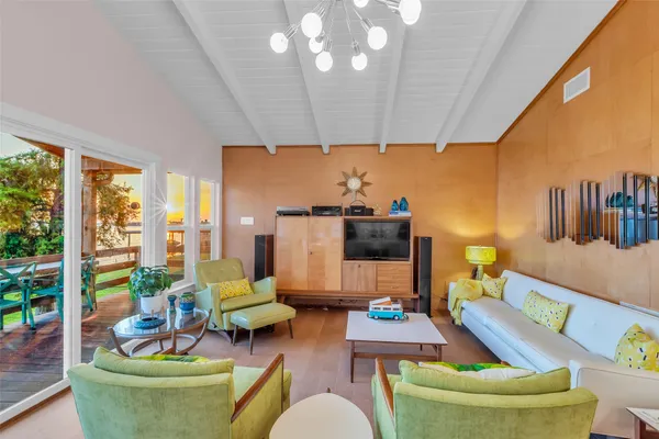 $449,000 | 784 West Cattle Drive, Onalaska, TX 77360