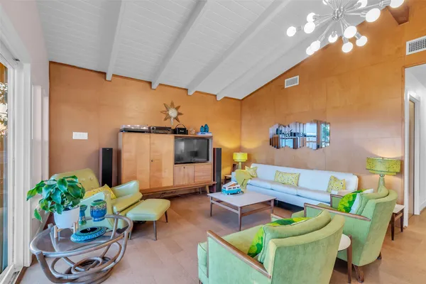 $449,000 | 784 West Cattle Drive, Onalaska, TX 77360