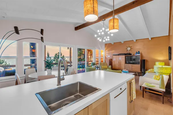 $449,000 | 784 West Cattle Drive, Onalaska, TX 77360