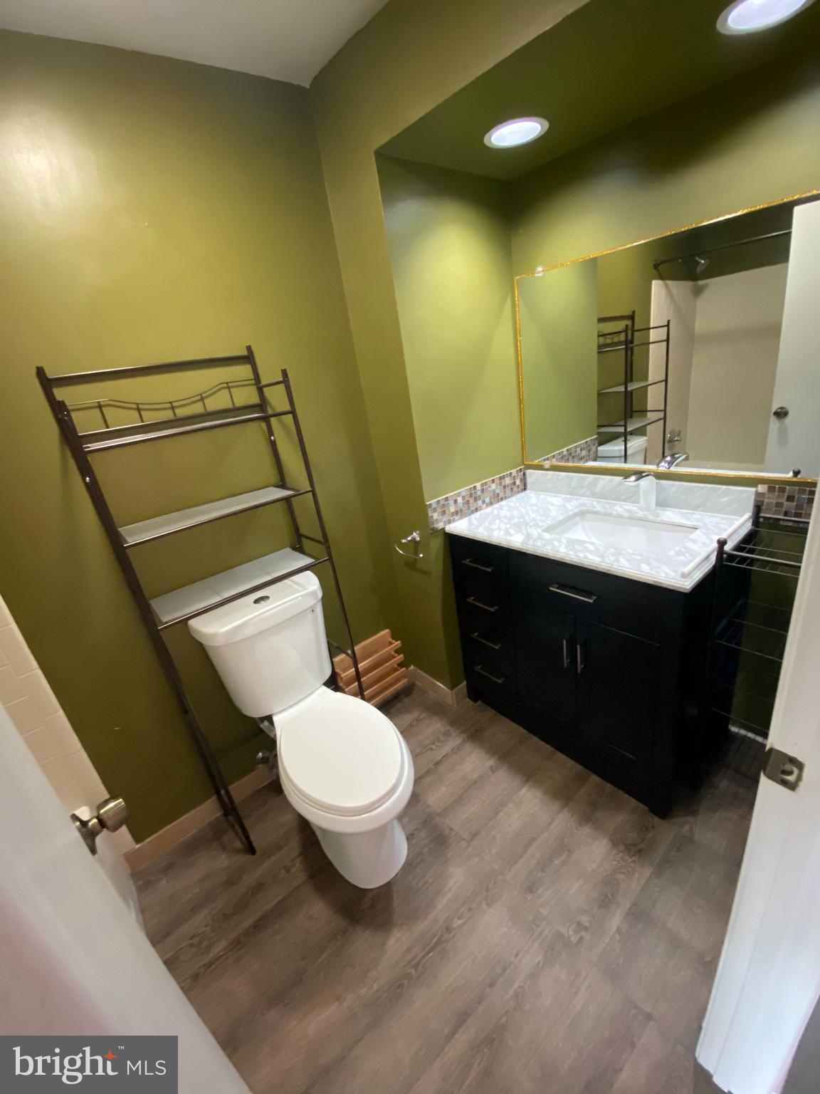 12891 B Grays Pointe Road Fairfax, VA 22033 - Photo 11 of 22 bathroom 1