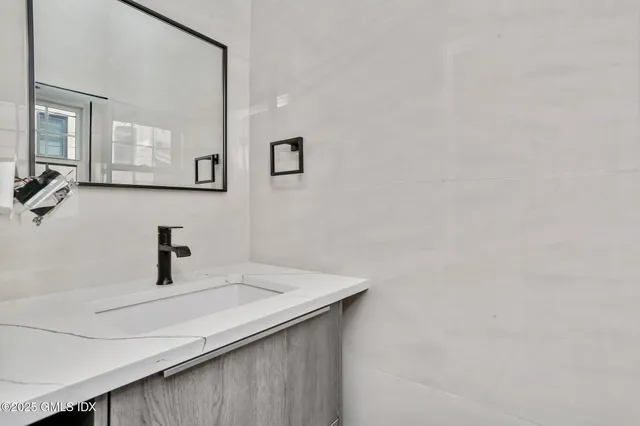 $7,000,000 | 63 Church Street, Greenwich, CT 06830