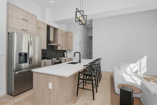 $7,000,000 | 63 Church Street, Greenwich, CT 06830