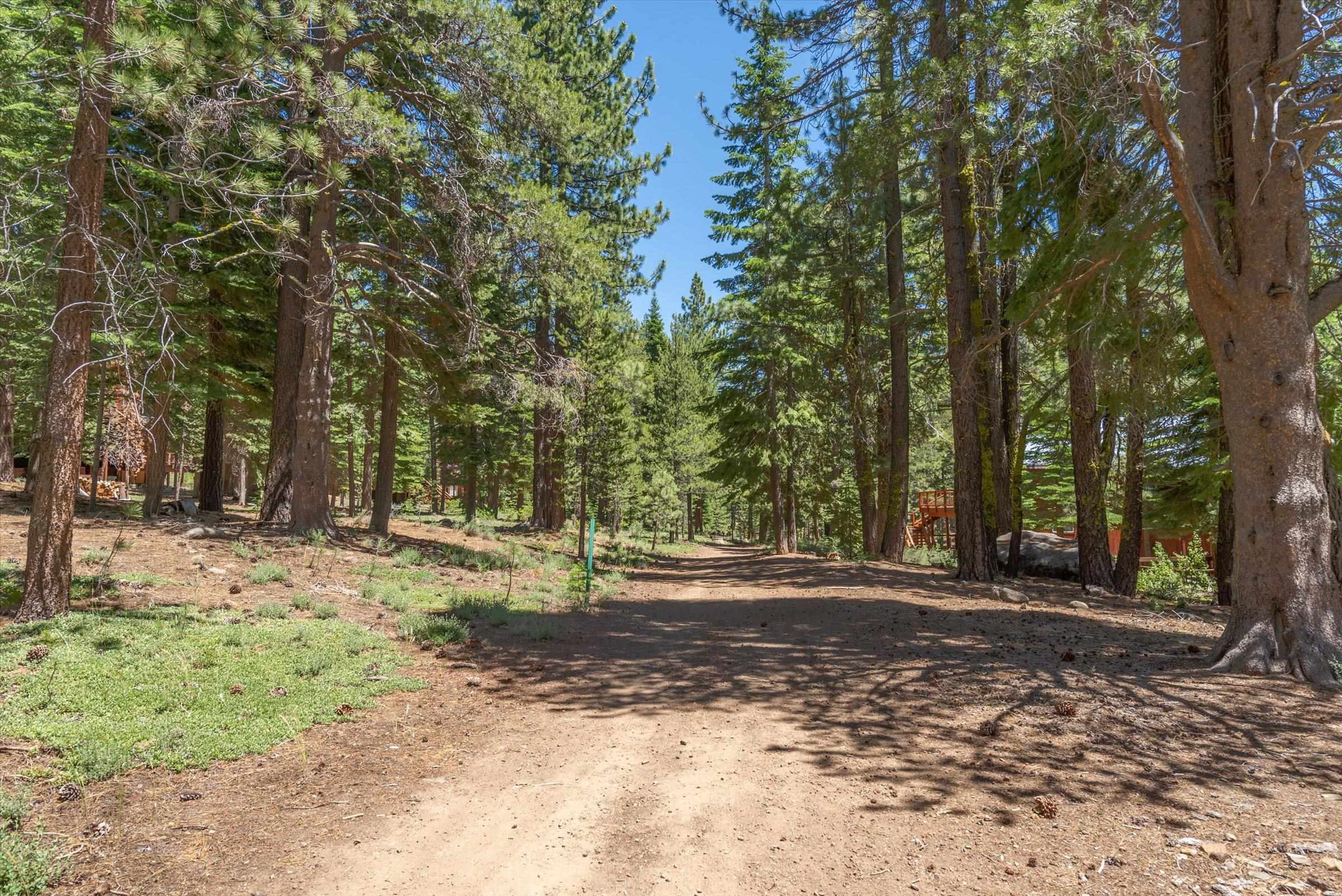 12027 Kitzbuhel Road Truckee, CA 96161 - Photo 19 of 21 Gallery Image 19