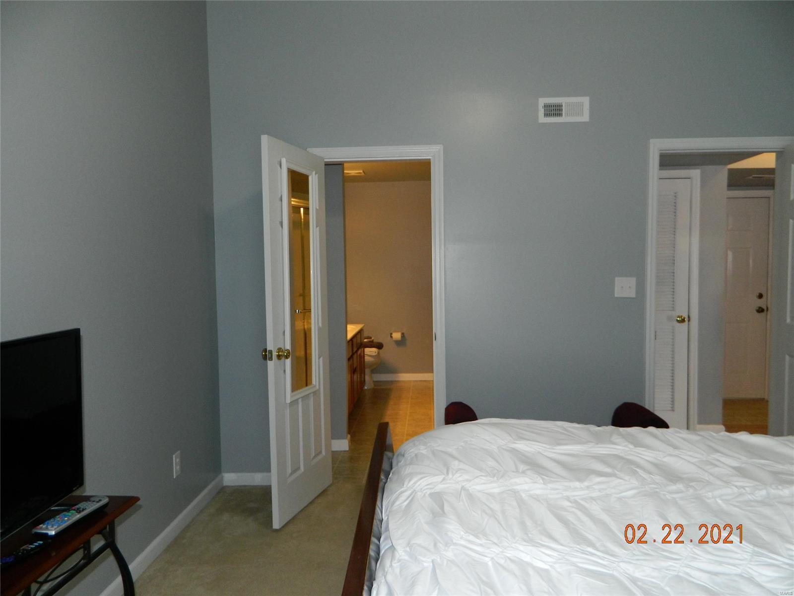 9732 Crayford Road, Unit 5G St. Louis, MO 63123 - Photo 9 of 10 Gallery Image 9