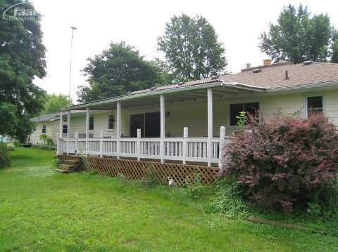 8175 Barden Road Davison, MI 48423 - Photo 4 of 14 20360120-3.JPG