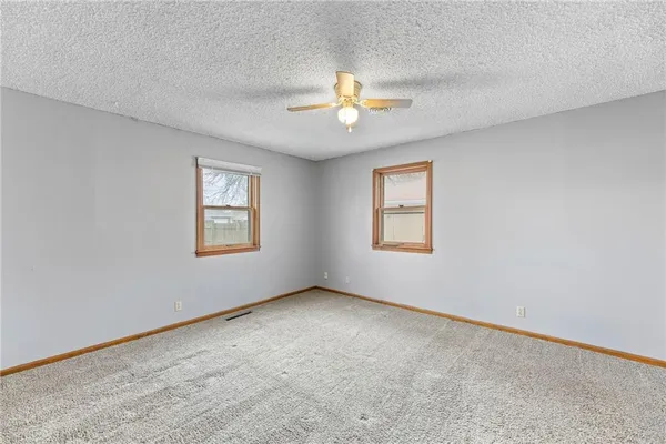 $125,000 | 322 North 3rd Street, Iola, KS 66749