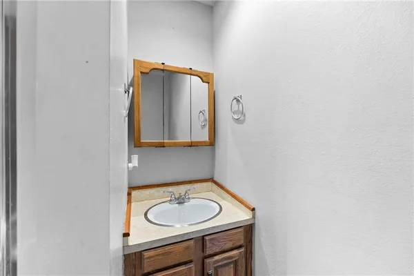 $125,000 | 322 North 3rd Street, Iola, KS 66749