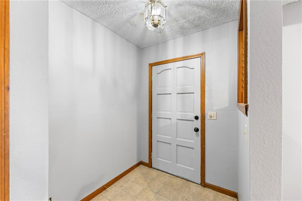 322 North 3rd Street Iola, KS 66749 - Photo 4 of 29