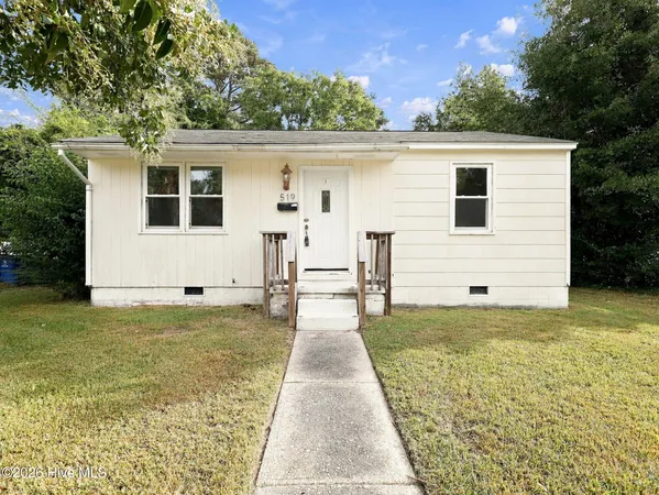 $1,050 | 519 New River Drive, Jacksonville, NC 28540
