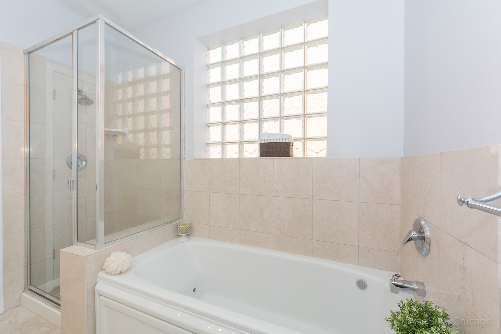 3924 North Southport Avenue, Unit 3N Chicago, IL 60613 - Photo 15 of 25