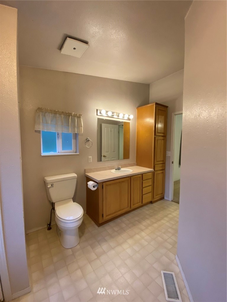 14494 Sidney Road Southwest Port Orchard, WA 98367 - Photo 24 of 29 Gallery Image 24