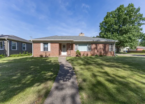 $149,500 | 1030 North 3rd Street, Clinton, IA 52732