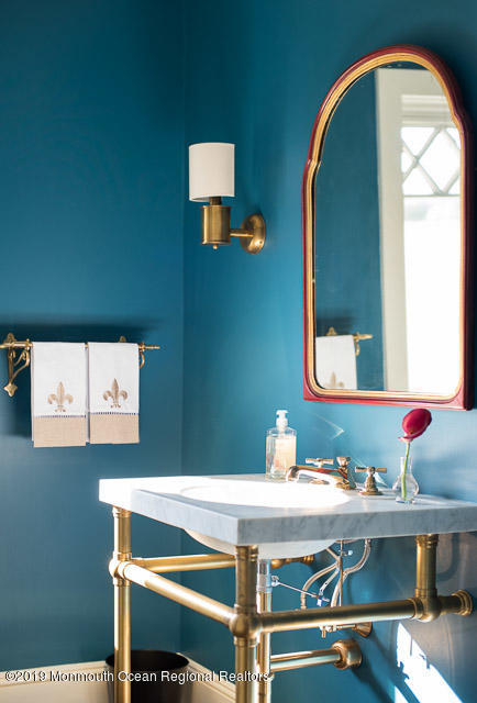 4 Briarwood Road Rumson, NJ 07760 - Photo 11 of 33 Powder Room