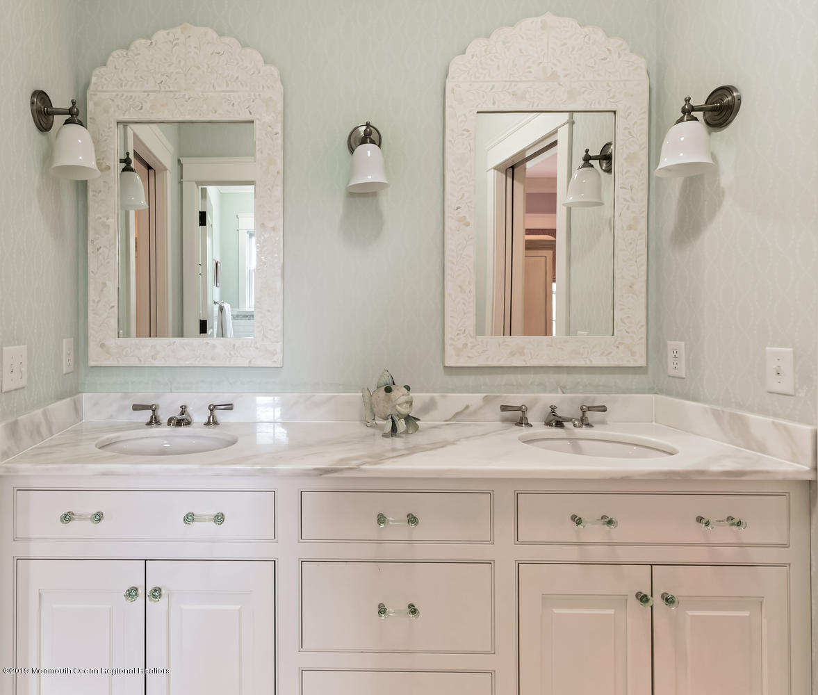 4 Briarwood Road Rumson, NJ 07760 - Photo 18 of 33 Full Bath