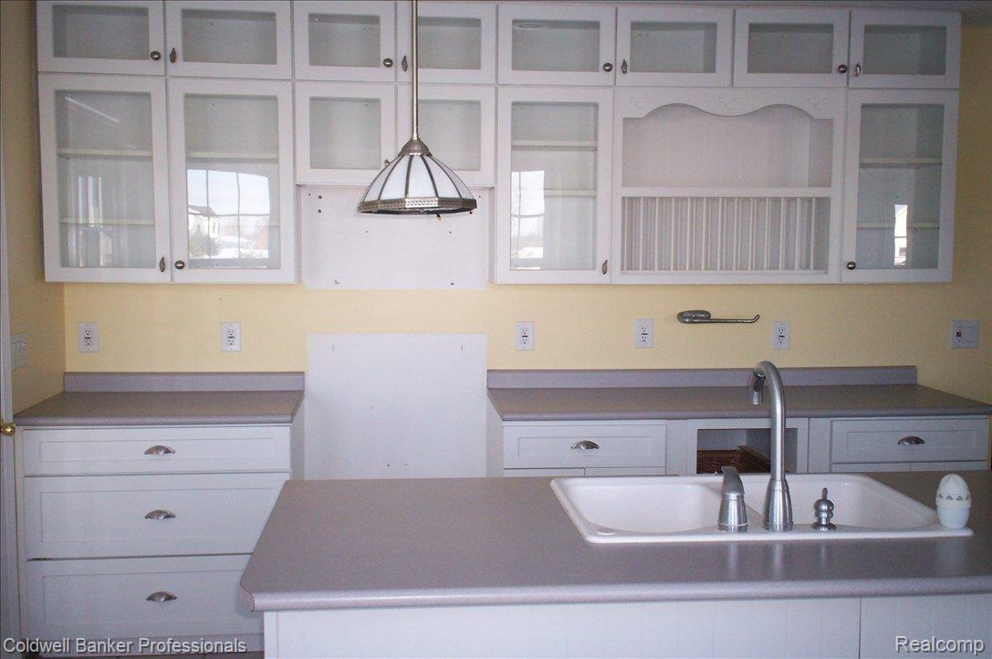 4203 Property Pointe Dryden, MI 48428 - Photo 9 of 13 Kitchen 2