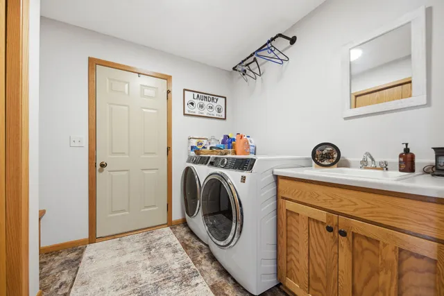 $399,900 | 8053 Trappers Ridge Drive, Clear Lake, MN 55319