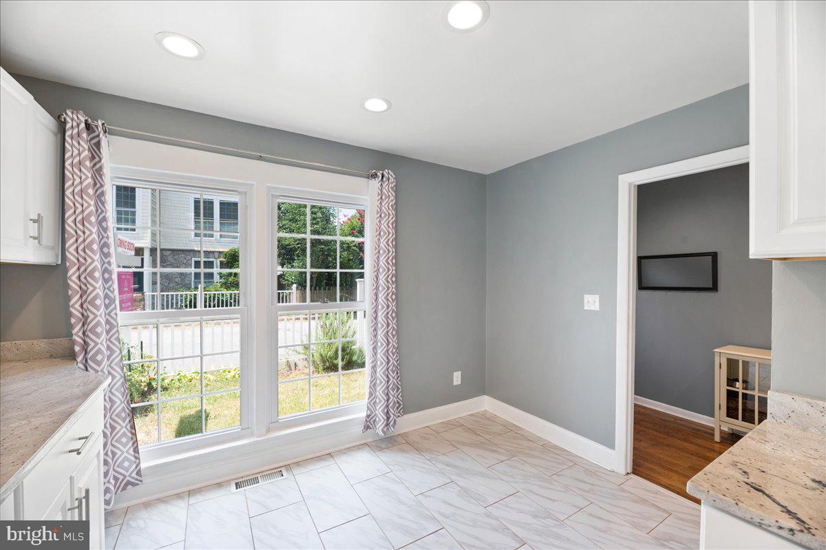 7111 Itte Lane Springfield, VA 22150 - Photo 7 of 39 Gallery Image 7