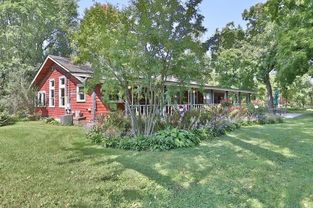 $562,500 | 518 Trout Brook Drive, Roberts, WI 54023