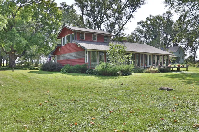 $562,500 | 518 Trout Brook Drive, Roberts, WI 54023