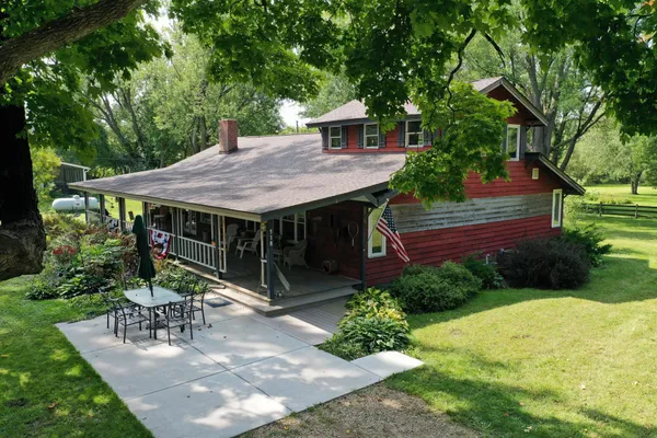 $547,000 | 518 Trout Brook Drive, Roberts, WI 54023