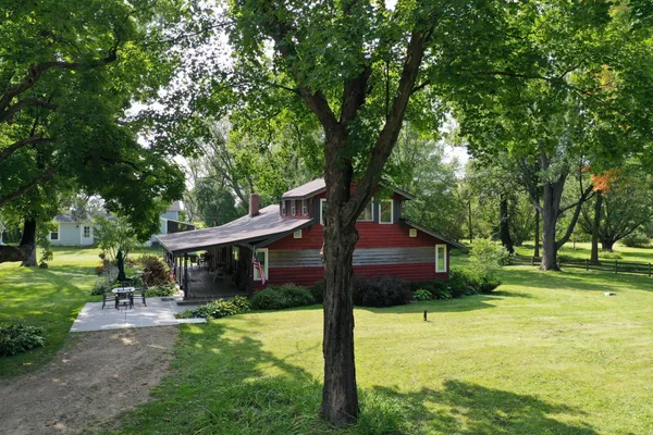 $547,000 | 518 Trout Brook Drive, Roberts, WI 54023